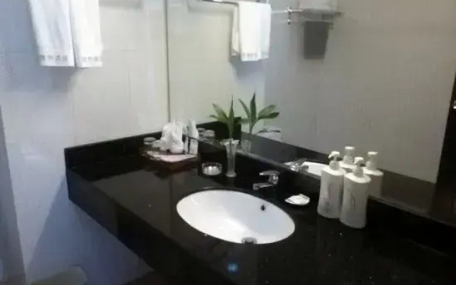 Xinhe Business Hotel