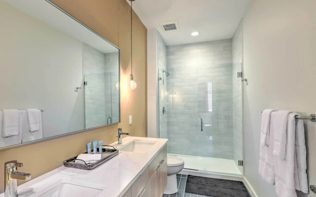 Contemporary Cincinnati Condo - Pets Allowed!