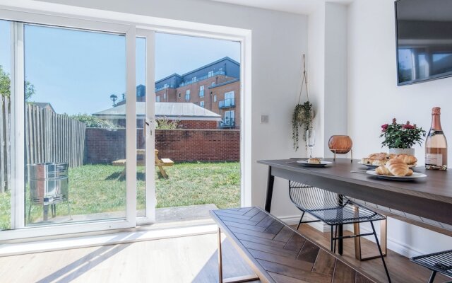 Swn Y Mor - 4 Bedroom - Llanelli