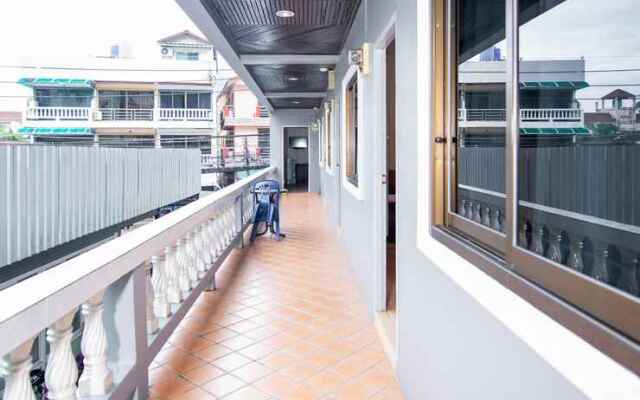 Butterfly House by OYO Rooms