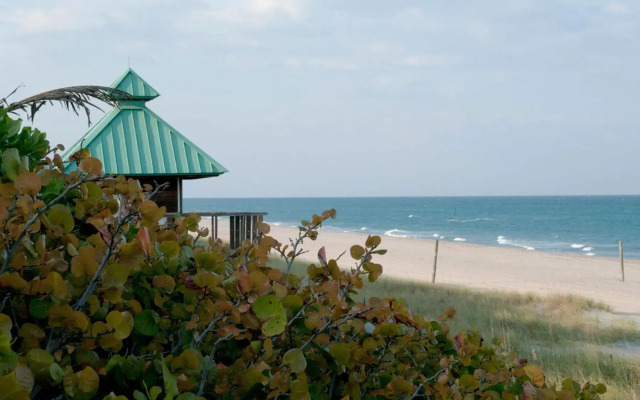 Ocean Lodge