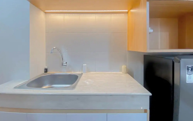 Cozy Living Studio at Evenciio Margonda Apartment