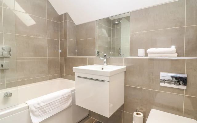 9 Windrush Heights