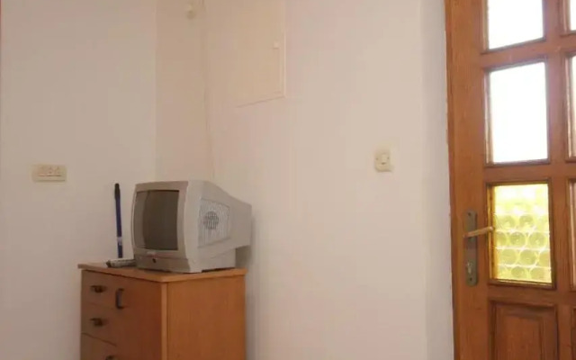 Apartment Vis 2470b