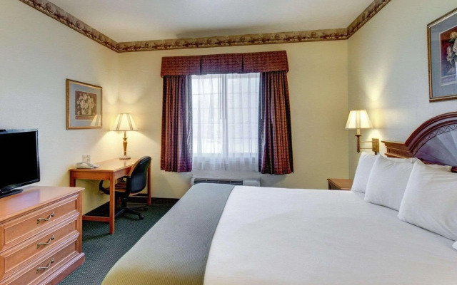 Quality Inn & Suites Glen Rose