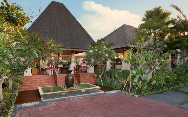 Villa Kayu Raja