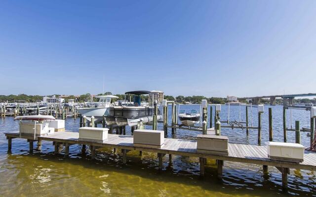 Palm Court Yacht Club #308