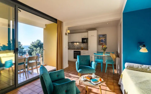 Apartment in Saint-tropez With Beach Access