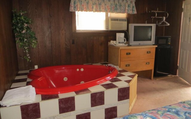 Roaring Fork Motel & Cottages