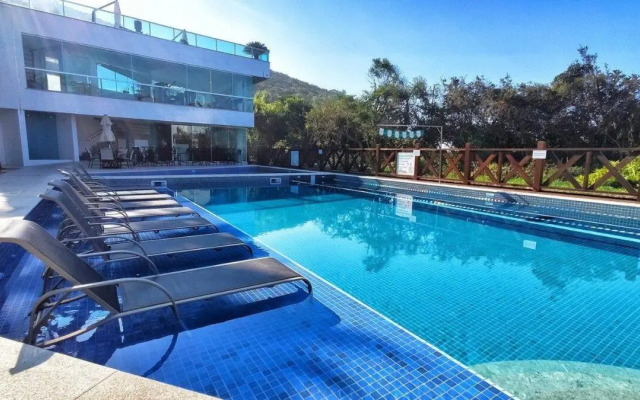 Luxuoso Apartamento 3 quartos na Praia de Bombas