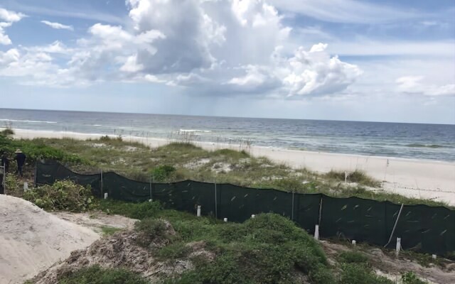 Gulf View Room 202 Apartment 1