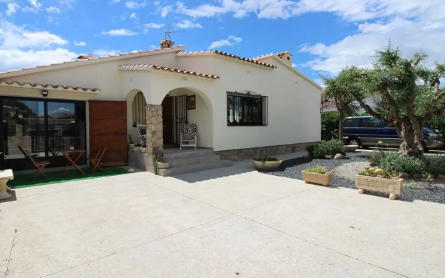 Elegant Holiday Home in Empuriabrava With Pool