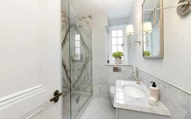 Chelsea Manor Apartment Retreat With 2 Bedrooms