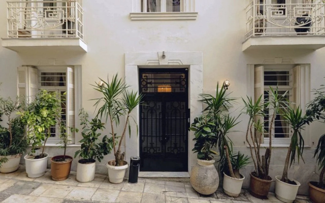 Shila Athens