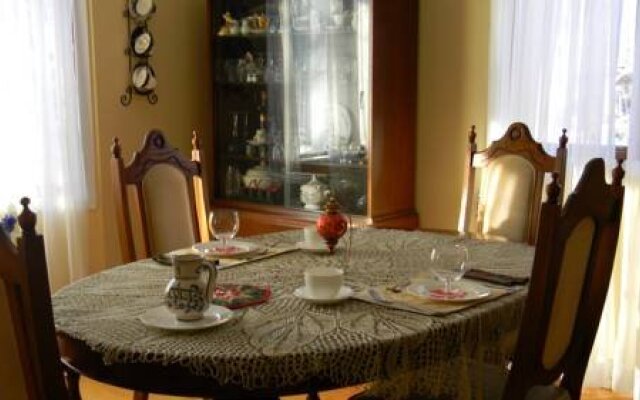 Maple Woods Bed & Breakfast