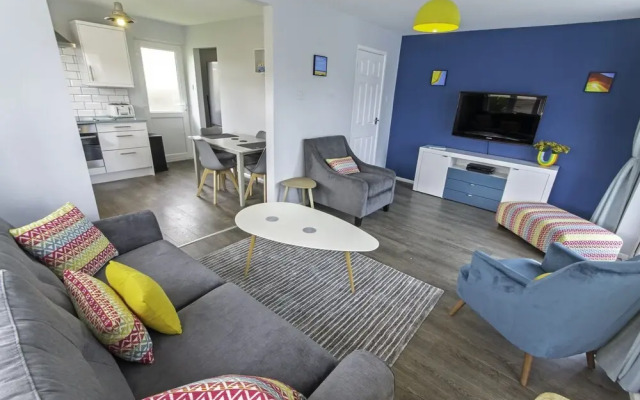 Sandbanks Sleeps 4 Beach Pass & 1 Dog