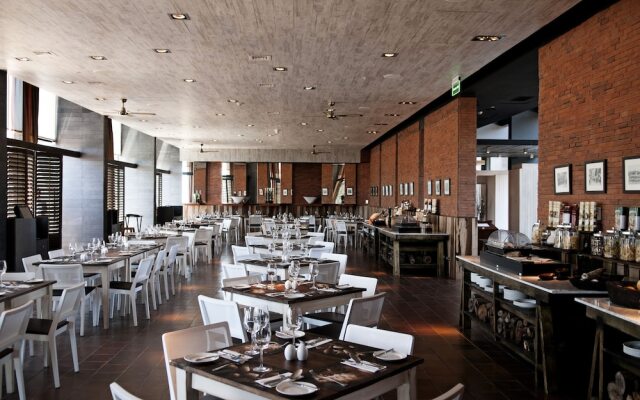 Enjoy Santiago Hotel del Valle