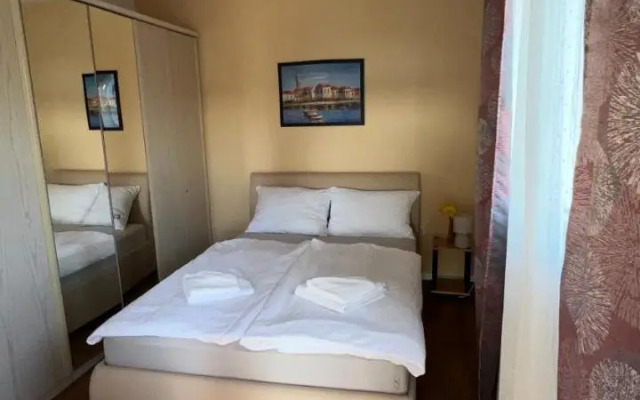 Half of house to rent - family Zelenika