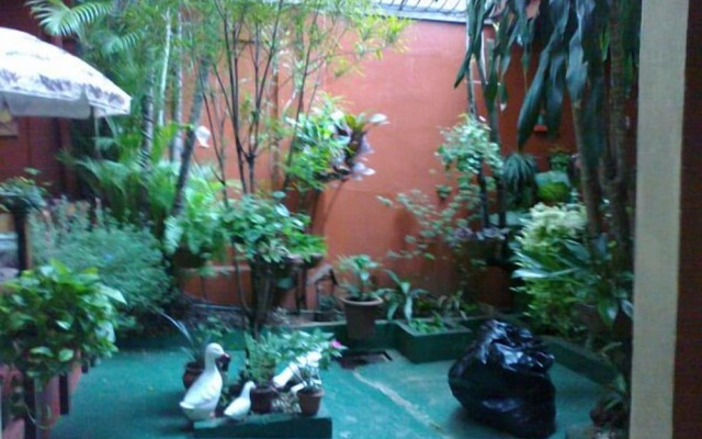 Charly's Place Hotel
