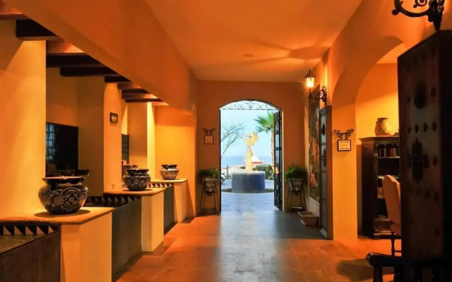 Huge Family Suite Cabo San Lucas