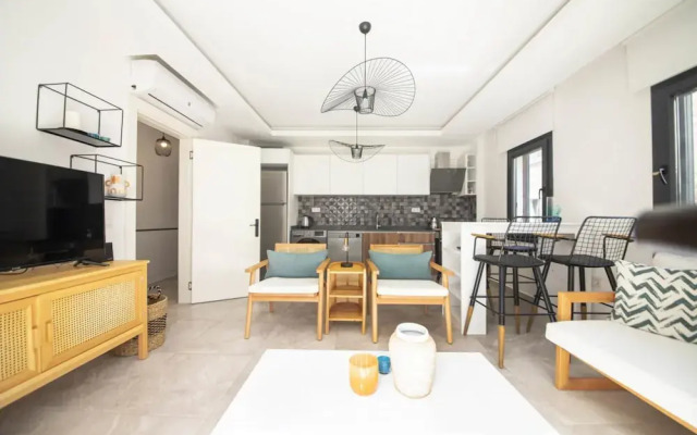 House With Balcony 1 Min to Beach in Bodrum