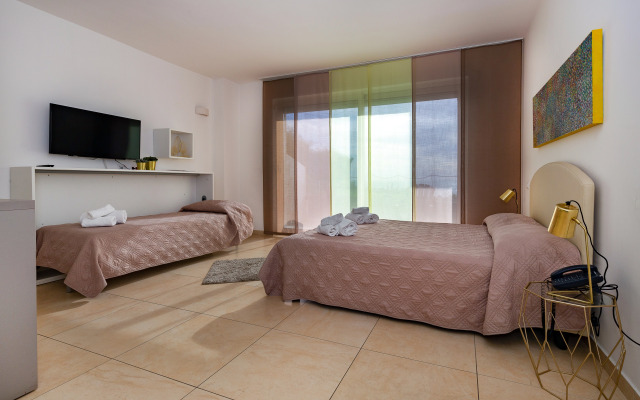 Zeus Residence Hotel