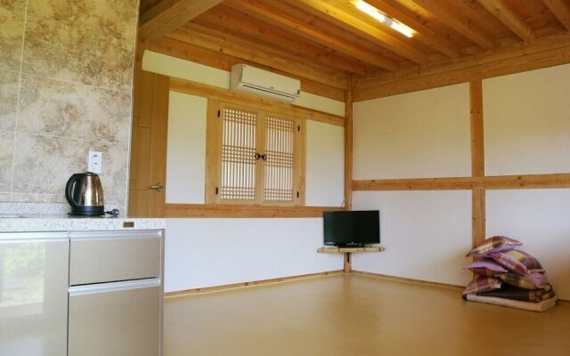 Hadong Todaysun Hanok Pension