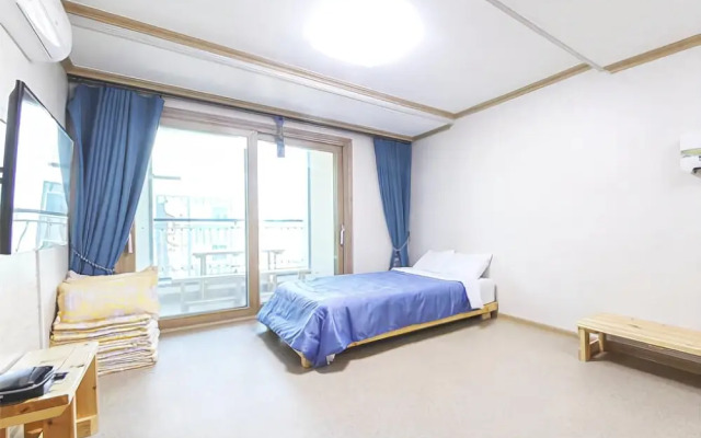 Yeosu Junghyun Pension