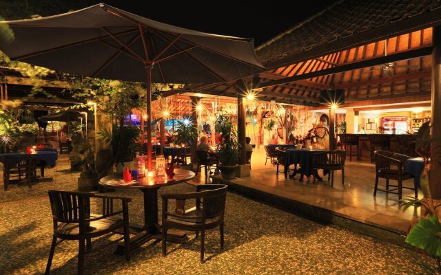 Laghawa Beach Hotel & Villa