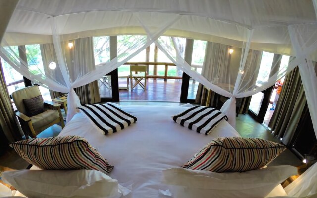 Tuli Safari Lodge