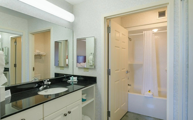 Mainstay Suites Airport