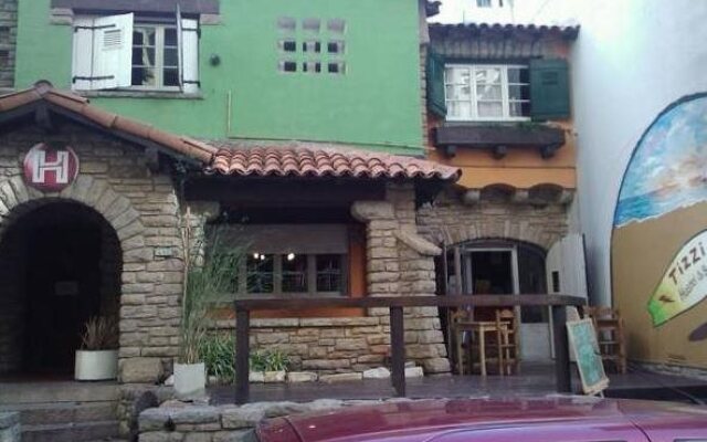 Tizzi Hostel