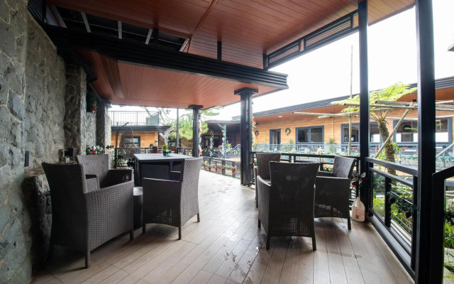 OYO 492 Sunset View Ridge Residences