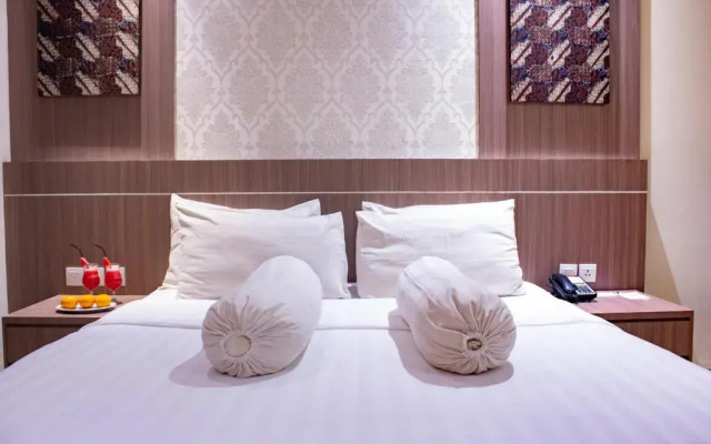 Nevada Ketapang Hotel