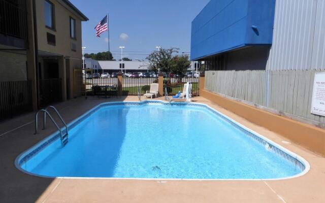 Red Roof Inn Muscle Shoals