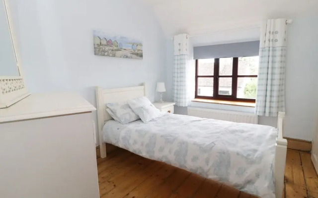 2 Wisteria Cottages, Chard