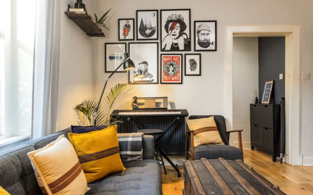 Modern and Jazzy 2 Bedroom House in Edinburgh
