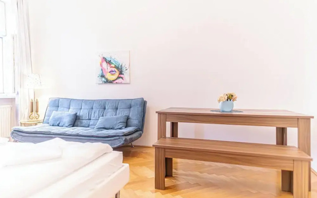 2BR Apt With King Beds Long Stay