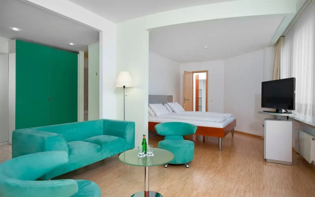 FOUR Munich Neue Messe