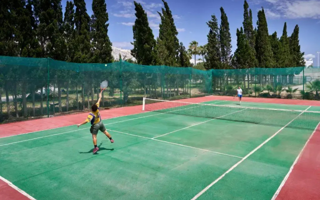 Nahrawess  & Spa Resort