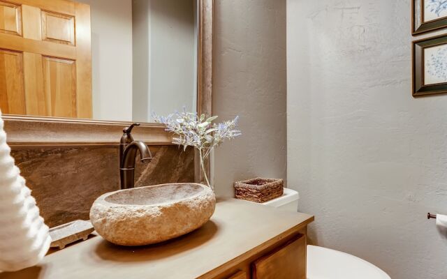 28953 Cathedral City - 5 Br Home