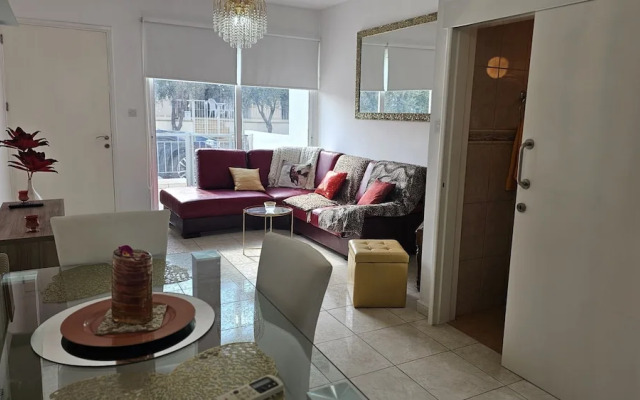 27 NIC - Stay Alex s House