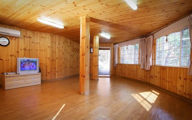 Spring Summer Fall Winter Pension