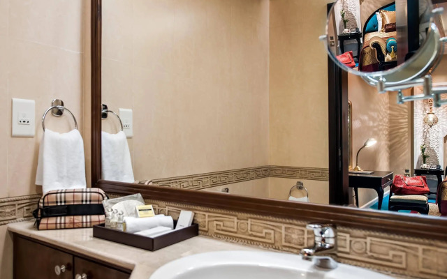 Saraya Corniche Hotel