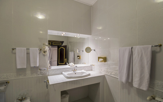 Hotel Aurelius Imparatul Romanilor