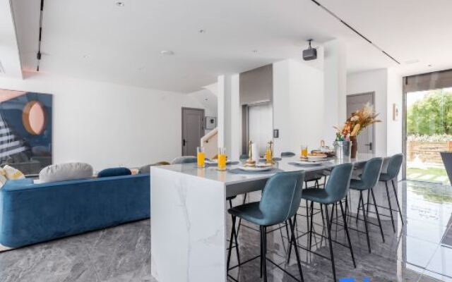 Shanghai Oak Su OAK·Parent-child Vacation·Pool Vacation Beauty Su