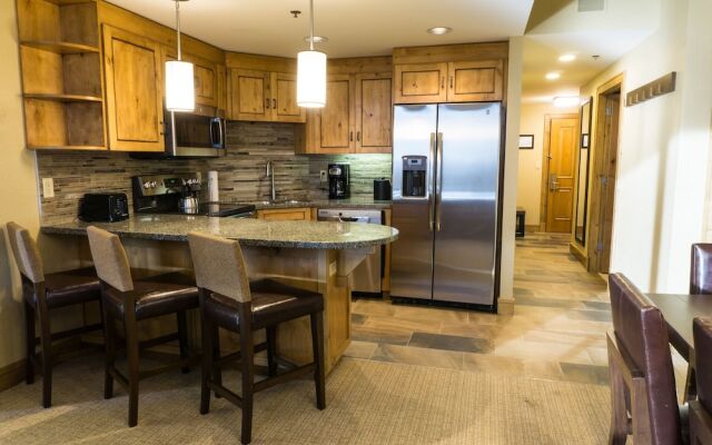 Newly updated in Canyons Village Next to Slopes by RedAwning