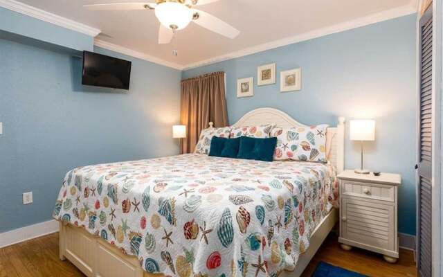 Castaways by Meyer Vacation Rentals