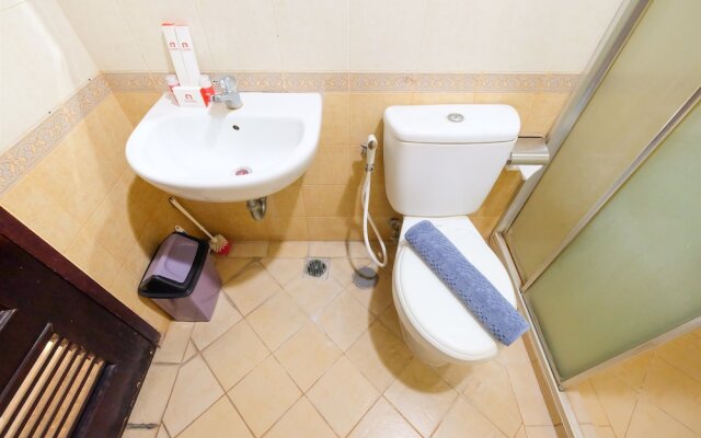 Spacious Riverside Pluit Apartment