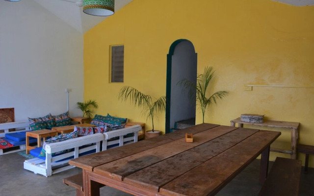 Tulia House - Hostel